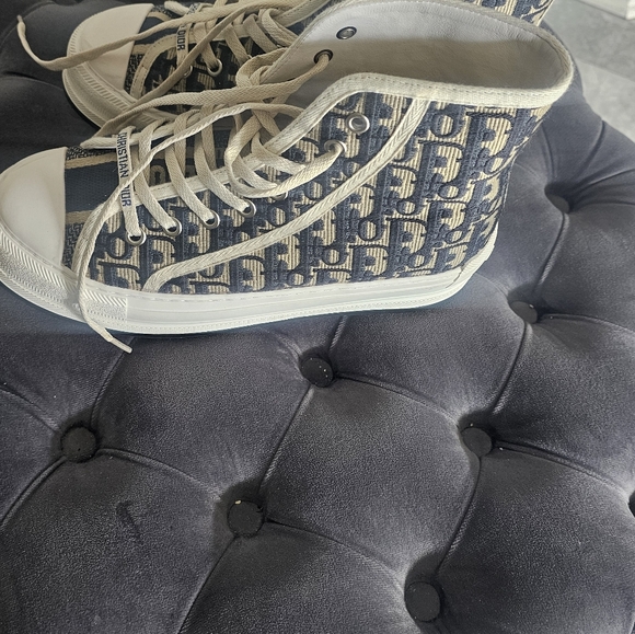 Stylish High-Top Sneakers Dior - Picture 5 of 12